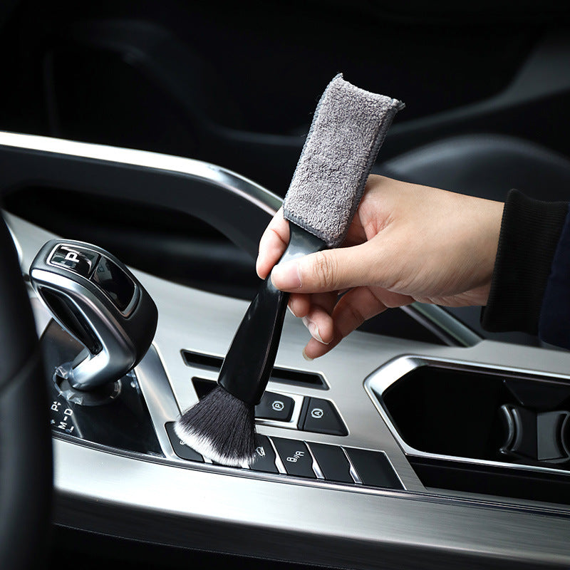 Avtomobil ichki qismi tozalash uchun yumshoq cho'tka, havo ventilyatorlari uchun changni olib tashlash