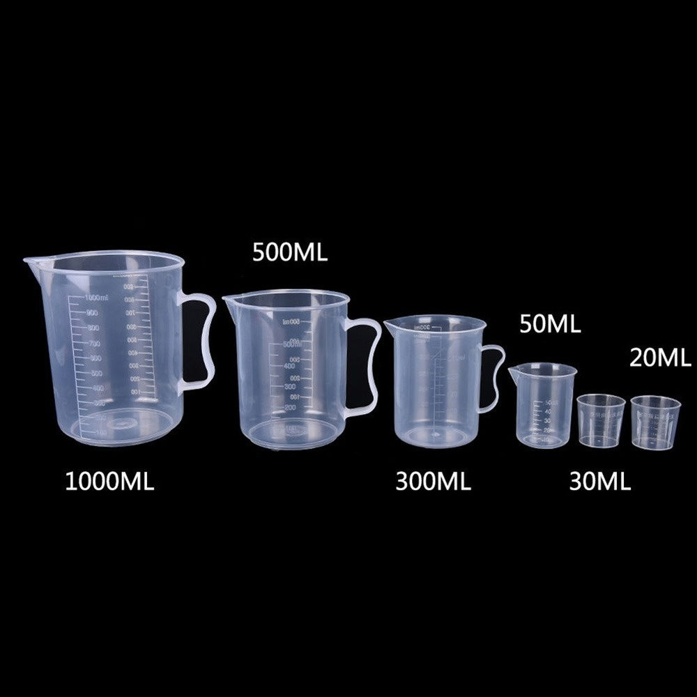 Pishirish uchun 6 ta shaffof plastik o'lchov stakanlari to'plami, quyish quvuri bilan graduatsiyalangan suyuqlik idishlari, oshxona uchun zarur - 20ml, 30ml, 50ml, 300ml, 500ml va 1000ml o'lchovlarini o'z ichiga oladi.