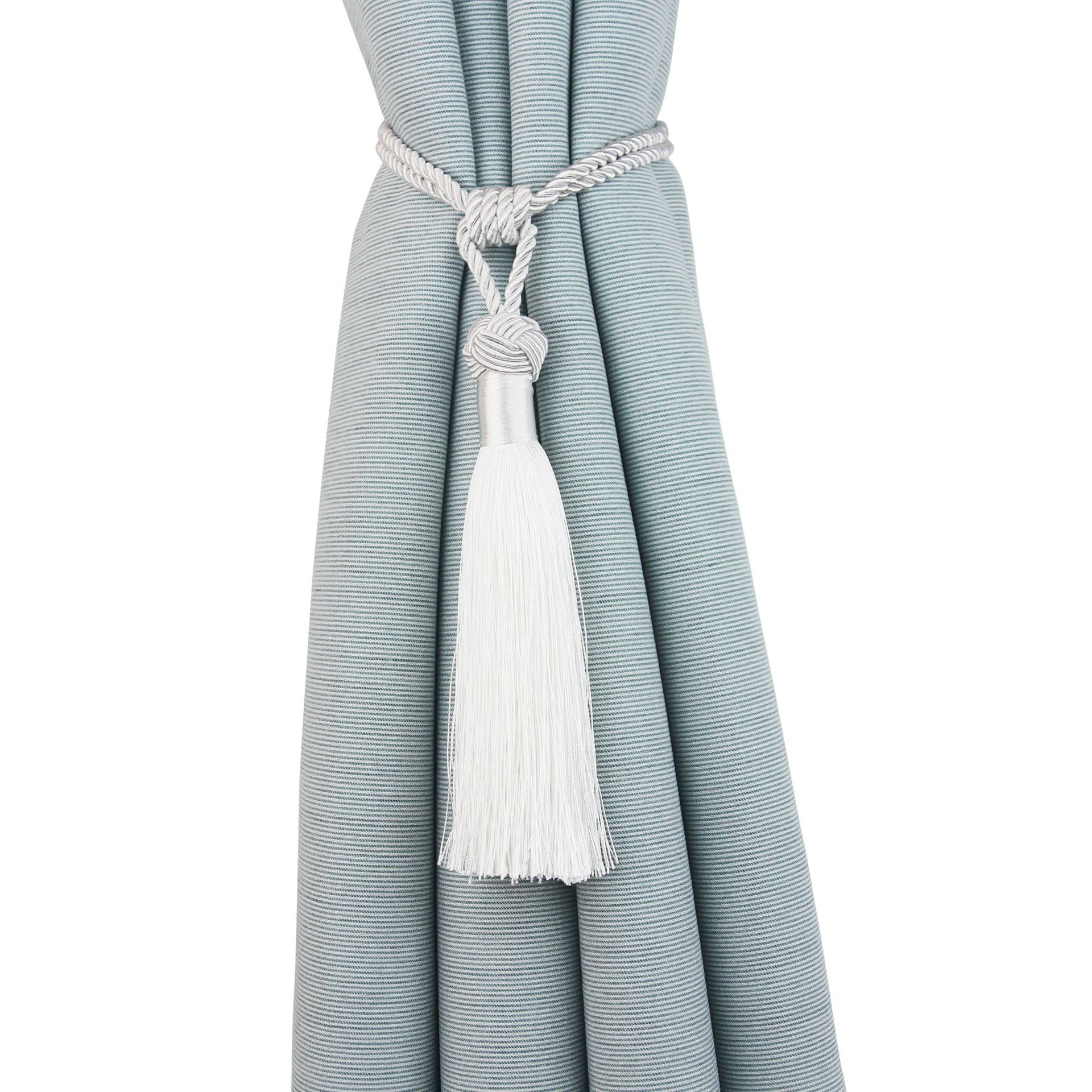 Minimalist zamonaviy parda bog'ich, teshik ochmasdan oson o'rnatilishi mumkin bo'lgan bitta qismdan iborat. Yotoqxona, yashash xonasi yoki har qanday uy bezak muhitida pardalarni bog'lash uchun zamonaviy va funksional aksessuar.