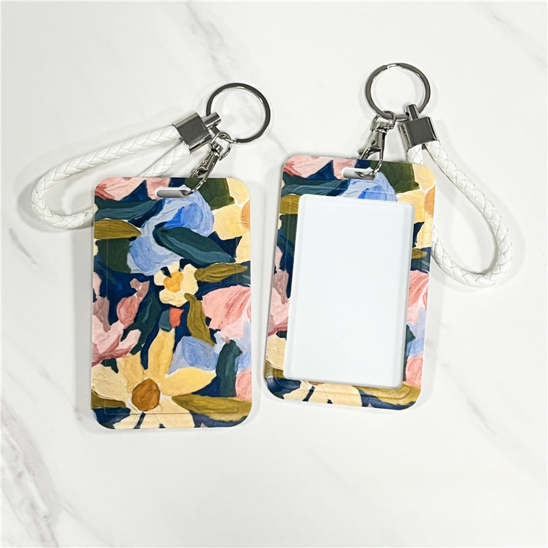 Avtobus va talaba ovqat kartalari, kampus ko'rgazmasi va zavod brendi eshik kartalari uchun himoya qopqog'i, kalit zanjiri bilan birga.