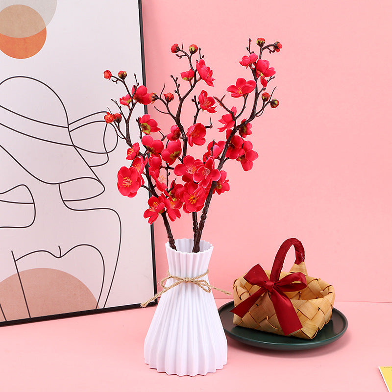 Nordic-Inspired Plastic Vase for Fresh Flowers Home Decor