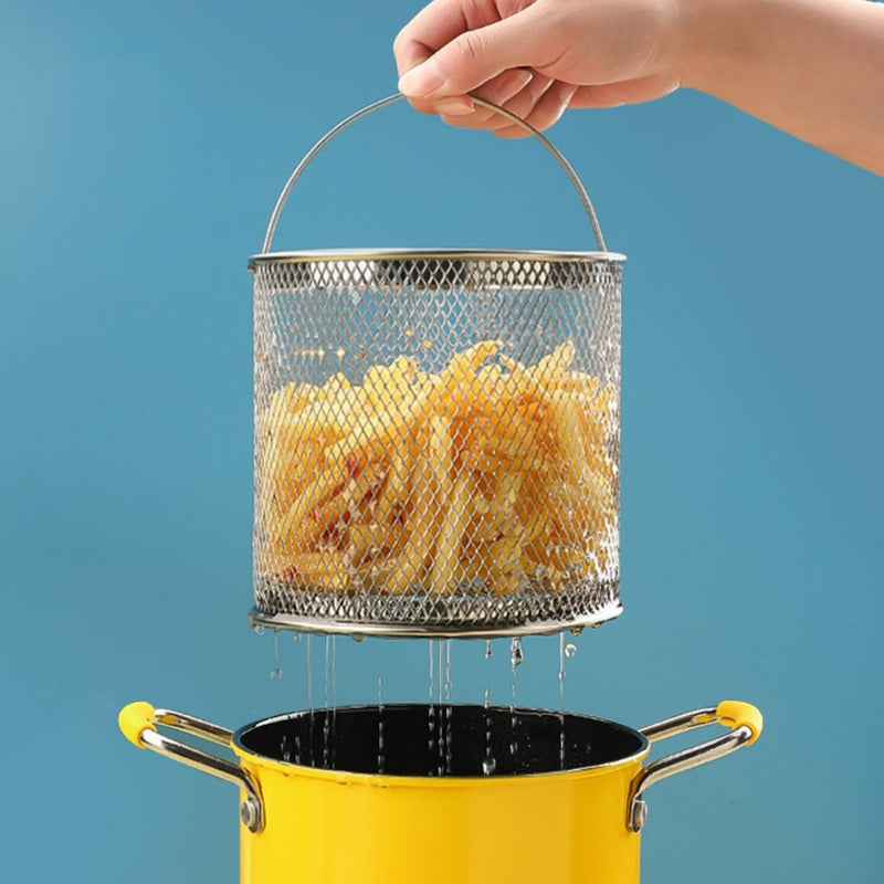 Induksion pechka va gaz plitasiga mo'ljallangan uy sharoitida kichik tempura qovurish qozoni.