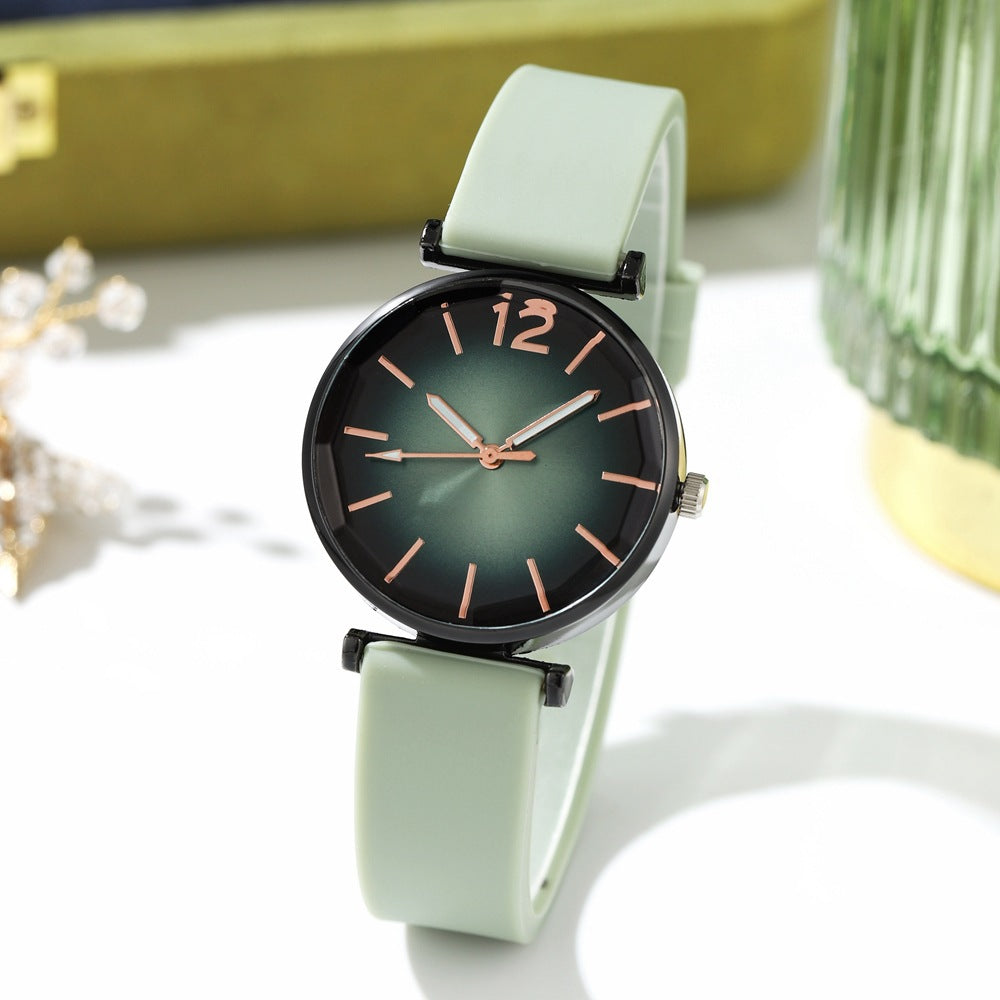 Women's Retro Gradient Dial Quartz Silicone Watch with Round Analog Display