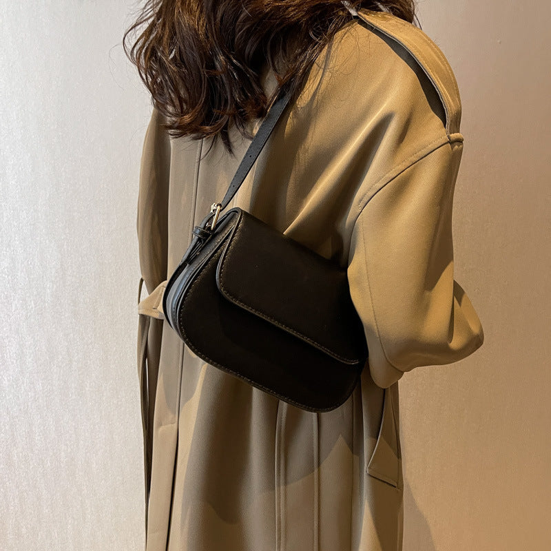 Minimalist Small Shoulder Bag with Flap Closure in PU Leather for Women