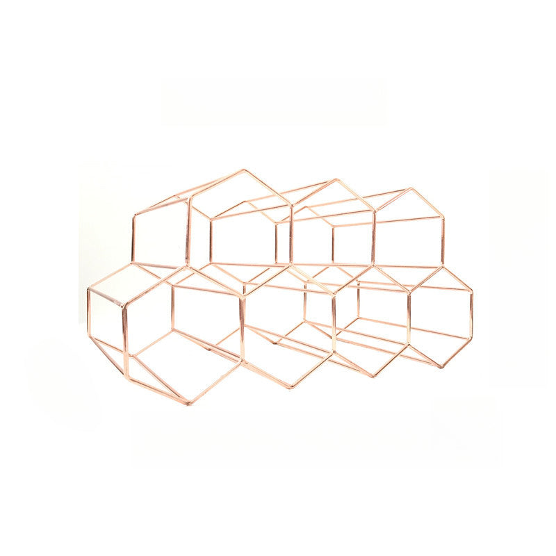 Qora metall asal honeycomb vino rack 7 ta shisha sig'imi bilan oshxona yoki mehmonxona uchun olti burchakli tarmoq ko'rsatuvchi tashkilotchi