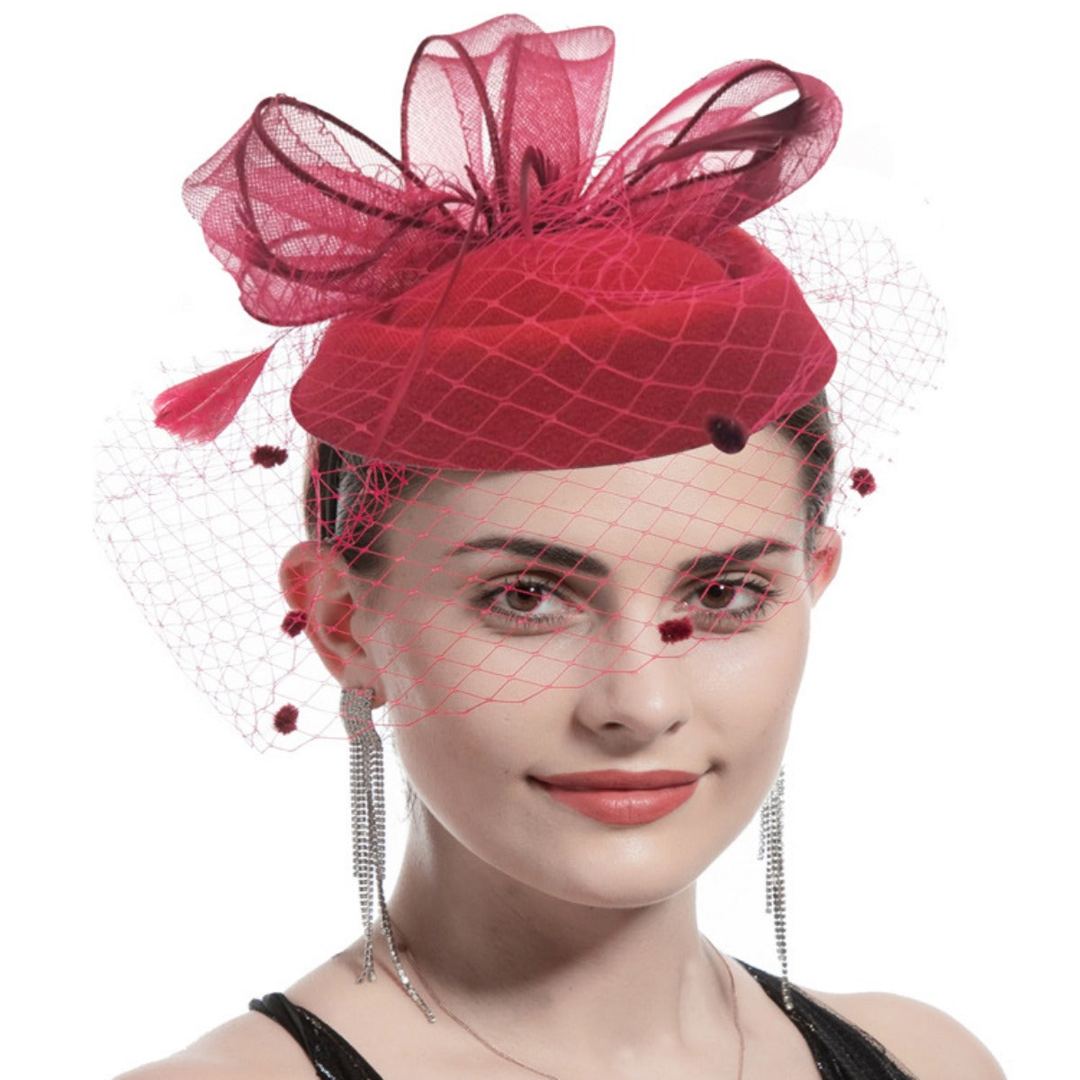 Ayollar uchun vintage qushqo‘nmas va tarmoq shlyapa bilan bezatilgan gullar va kichik shlyapa aksessuari bilan bosh band