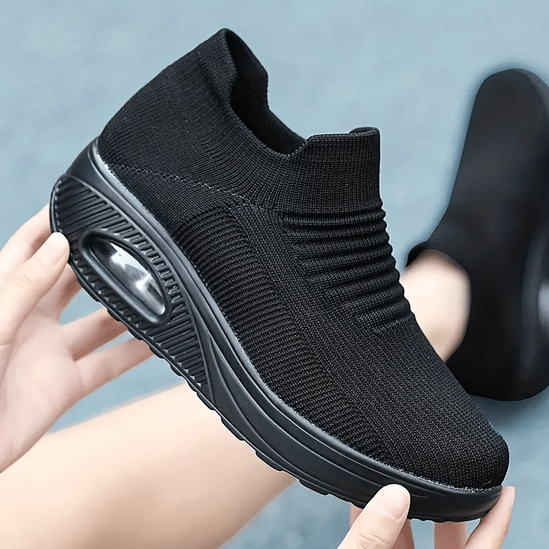 ayollar uchun nafas oluvchi to'qilgan slip-on sport poyafzallari yurish uchun tashqarida sport