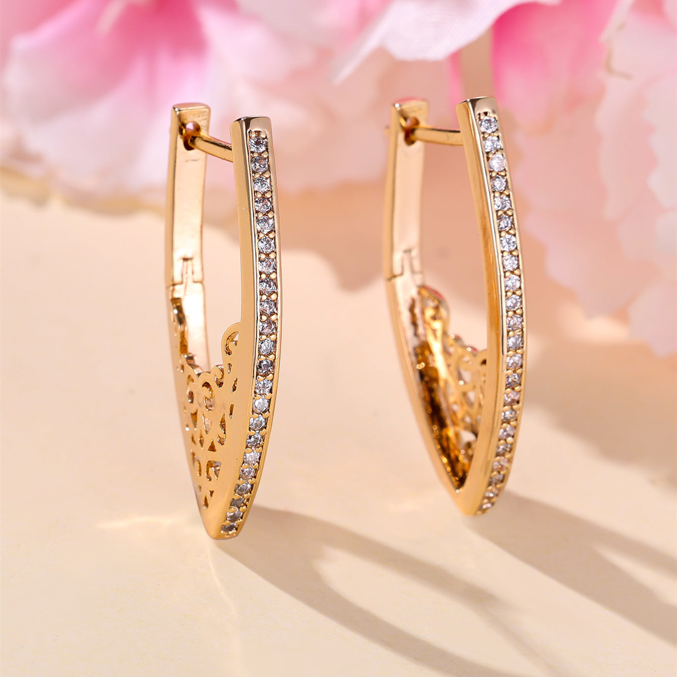 Women’s Minimalist V-Shaped Zirconia Huggie Hoop Earrings Silver Tone