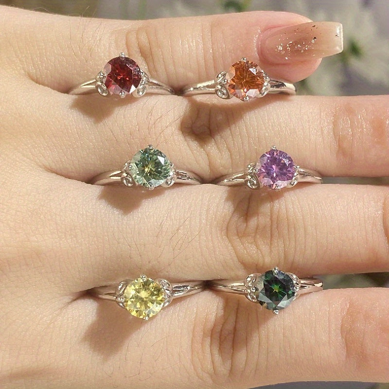 925 sterling kumushdan yasalgan, yuqori sifatli, ko'p rangli 1ct Moissanite va'da uzuklaridan tanlang. Har bir uzuk sertifikat va sovg'a qutisi bilan birga keladi, bu esa uni to'y yoki nikoh uchun mukammal tanlovga aylantiradi.