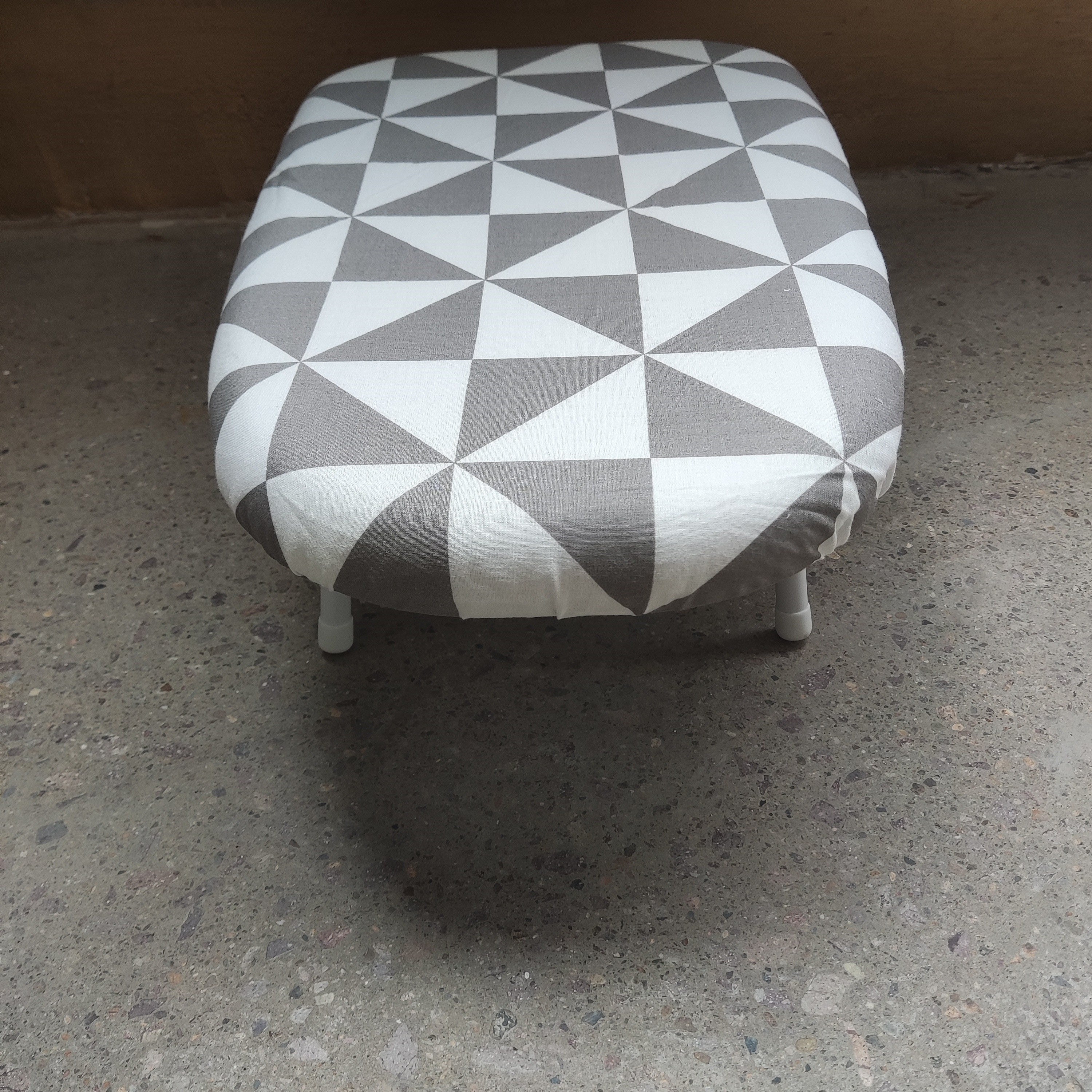 Small Plaid Pattern Tabletop Ironing Board Durable Plastic Space-Saving Compact