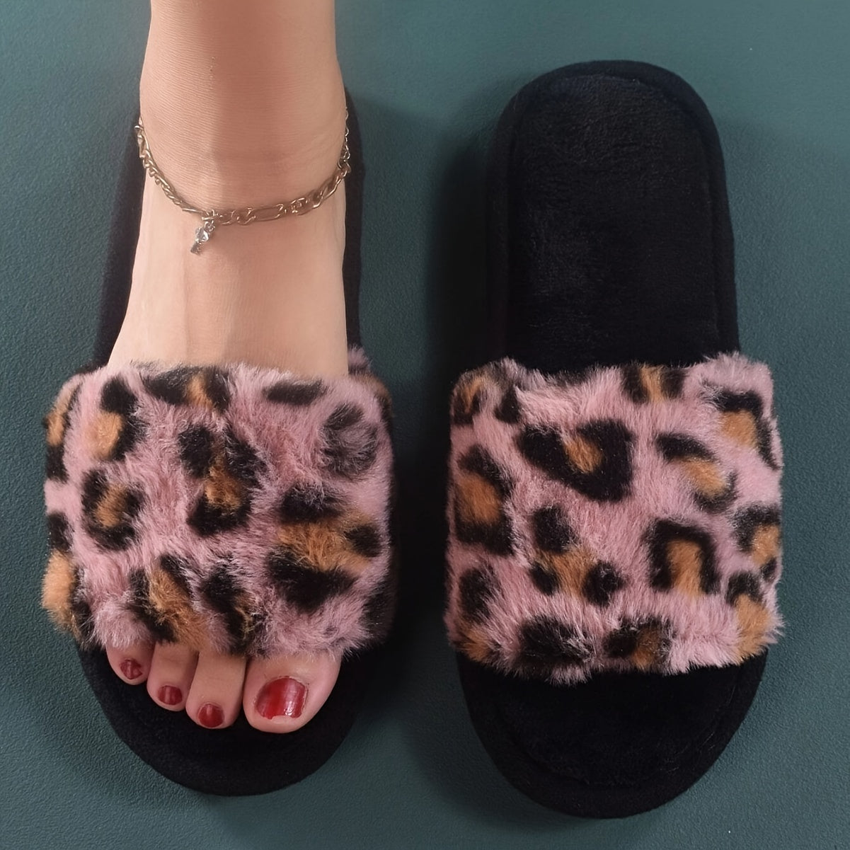 Women's Leopard Print Plush Slippers Horizontal Style Cozy Home Footwear