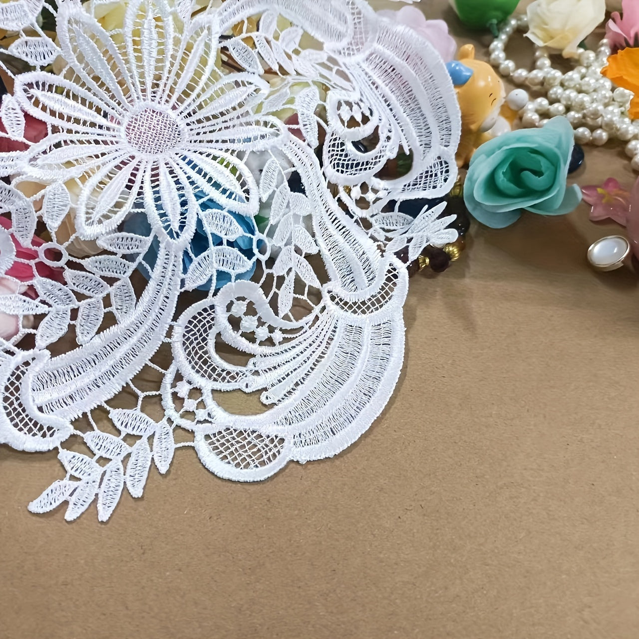 Conjunto de posavasos de encaje europeo para protección de mesas y decoración elegante del hogar