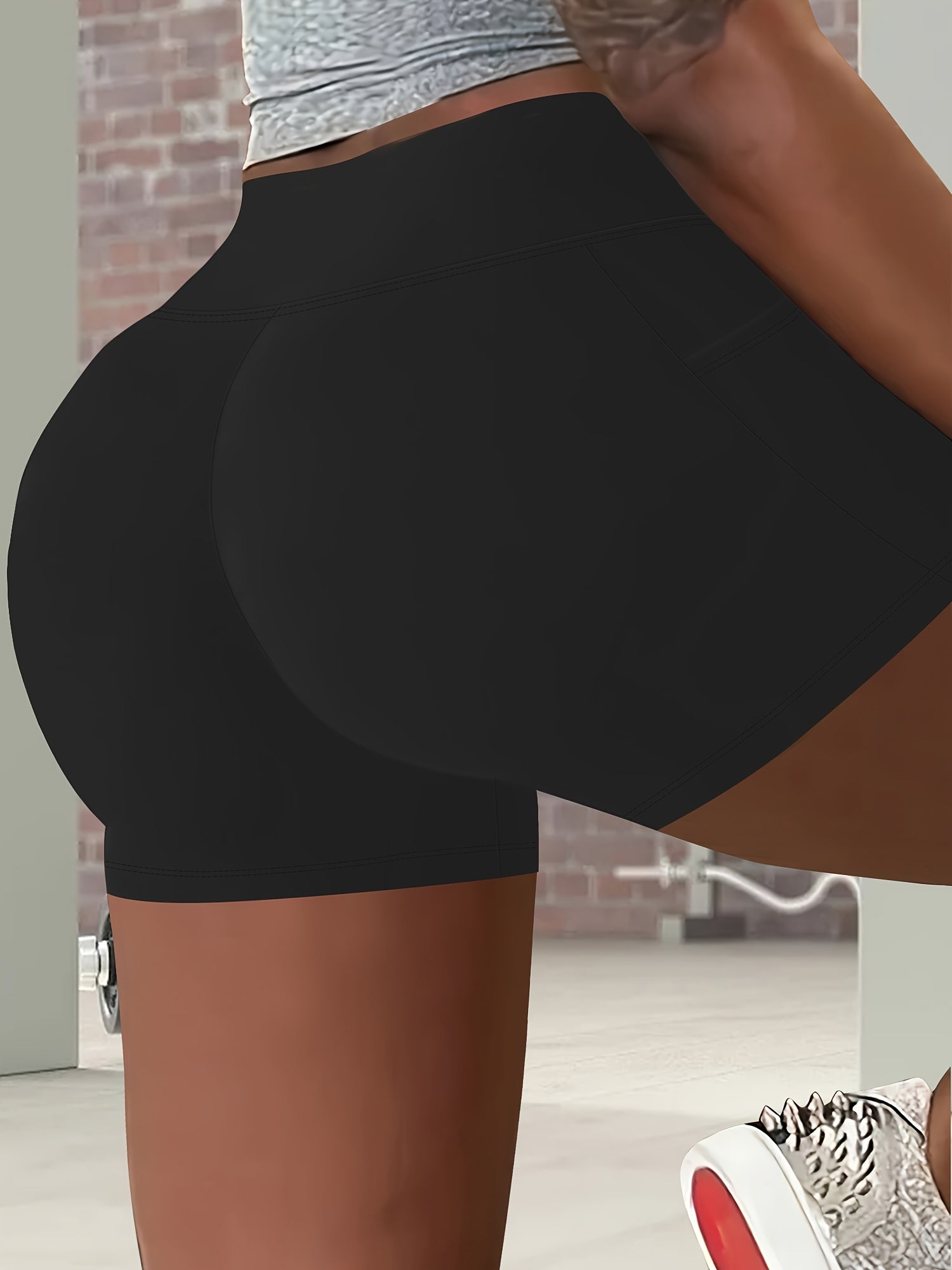 Plus Size High-Waisted Butt-Lifting Yoga Shorts with Pockets for Outdoor Activities