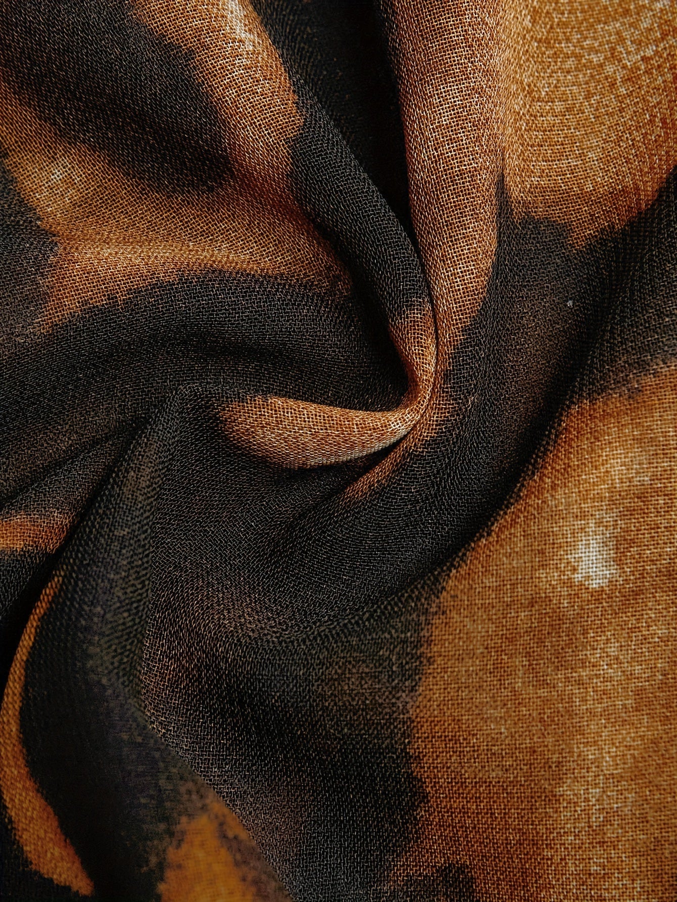 Katta o'lchamdagi ayollar uchun bosma ko'ylak