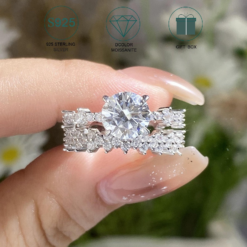 Zamonaviy 2-qismli Moissanite To'y Halqasi To'plami - 925 Sterling Silverdan tayyorlangan, Allergiyaga qarshi, Abadiy Dumaloq Kesim, To'ylar va Maxsus Tadbirlar uchun Ideal, Chiroyli Sovg'a Qutisida taqdim etilgan.