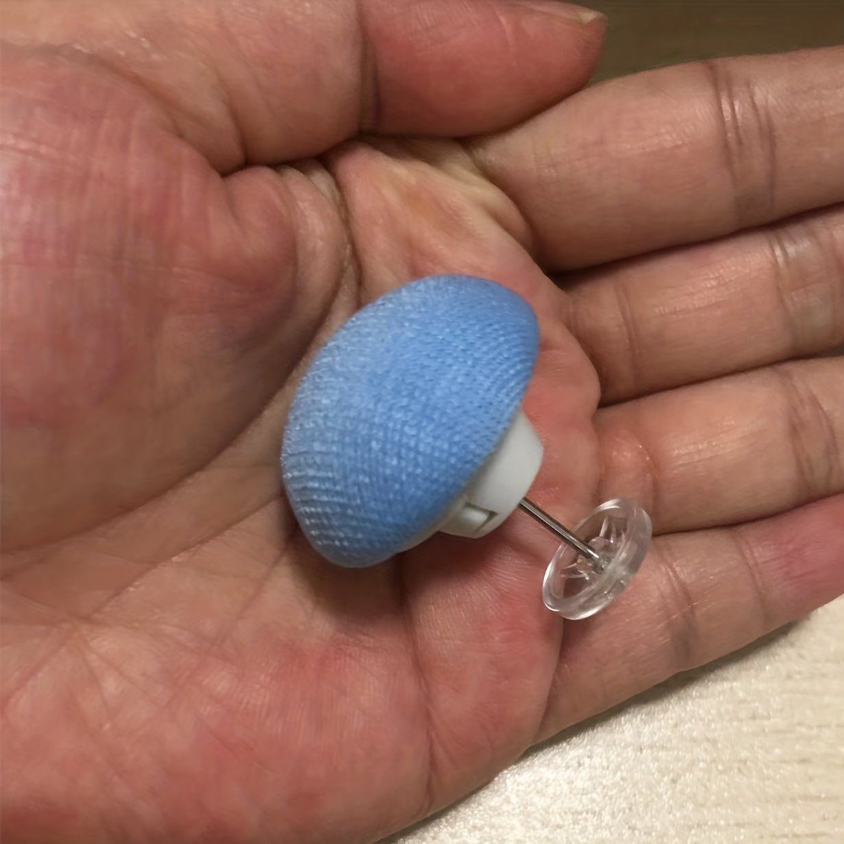 Set of 4 Mushroom-Shaped Quilt Holders Non-Slip Bed Sheet Clips for Secure Bedding