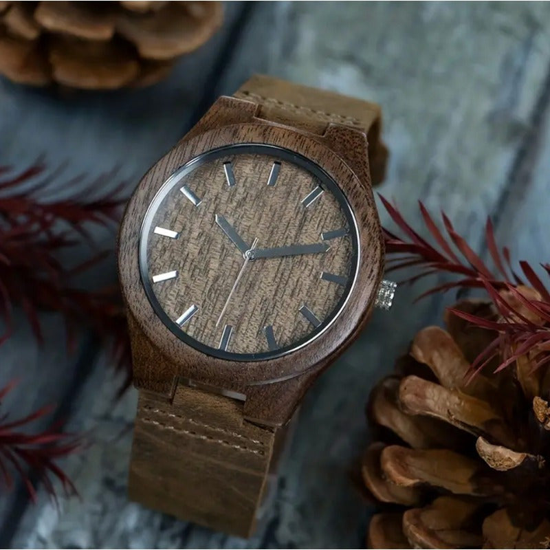 Men's Walnut Wood Quartz Watch with Leather Strap Round Dial Battery-Powered Not Waterproof