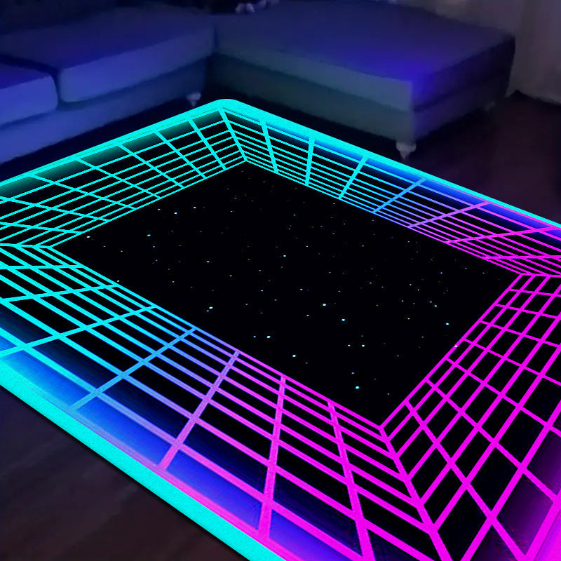 Bir dona Glow In The Dark Flannel Gilam, qo'shimcha qulaylik uchun 1.2 sm qalinlikdagi ko'pik bilan. Ushbu gilam UV qora yorug'lik ostida fluorescent nur chiqaradi va no'vli orqa qismga ega. Qiziqarli neon doira bosmasi bilan, bu Hippie ilhomlangan gilam