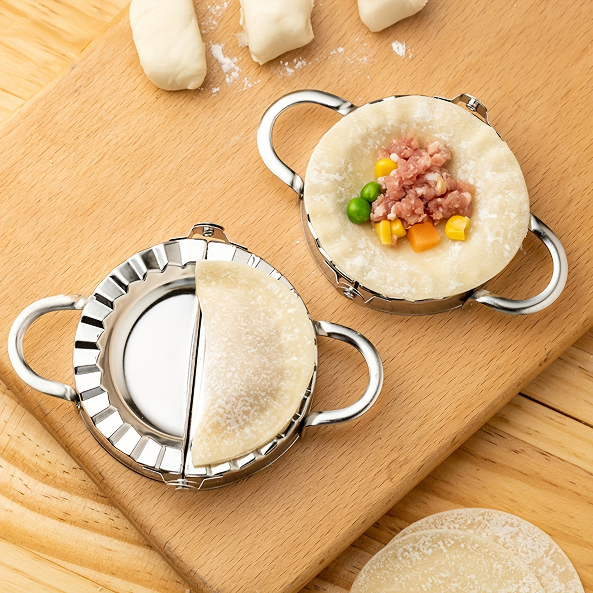 3 ta zanglamas po'latdan yasalgan dumpling tayyorlovchilar to'plami - turli o'lchamdagi qo'lda empanada press qoliplari, xamirni o'rash, makaron tayyorlash va pechene bosish uchun oshxonada.