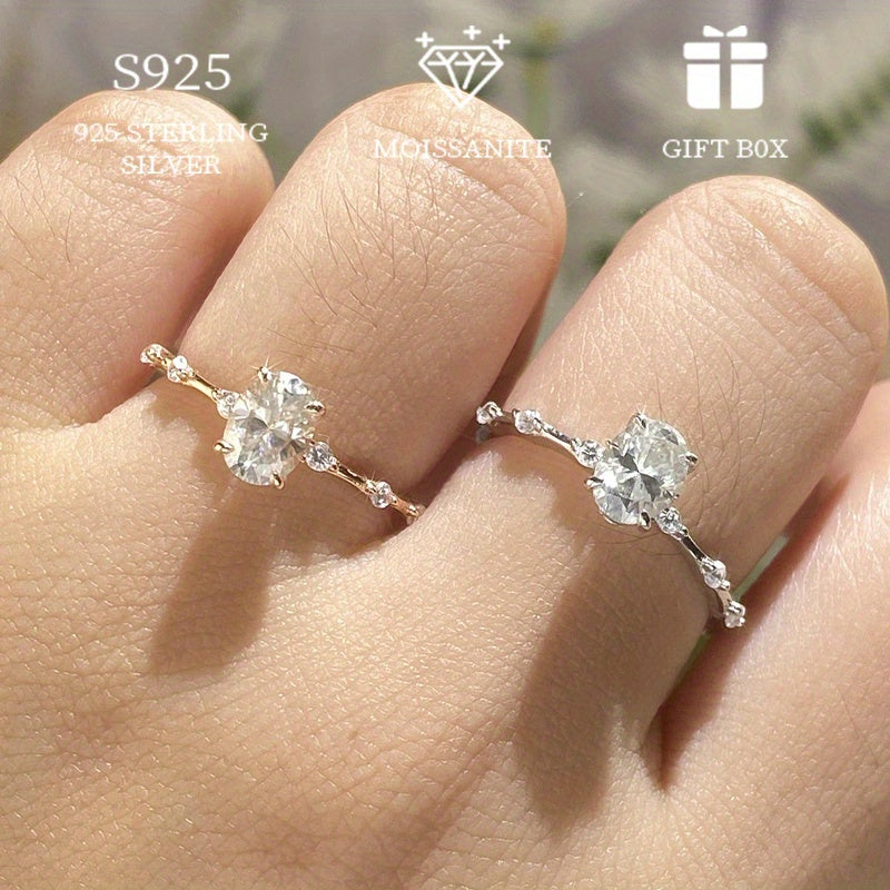 Zarif gippoallergen 925 sterling kumush moissanit halqasi, g'oz tuxum shaklida, 1-2ct Premium Sense ayollar uchun. Taklif, to'y, nikoh yoki 14-fevral sovg'asi sifatida mukammal. Moissanit sertifikati va chiroyli sovg'a qutisi bilan birga keladi.