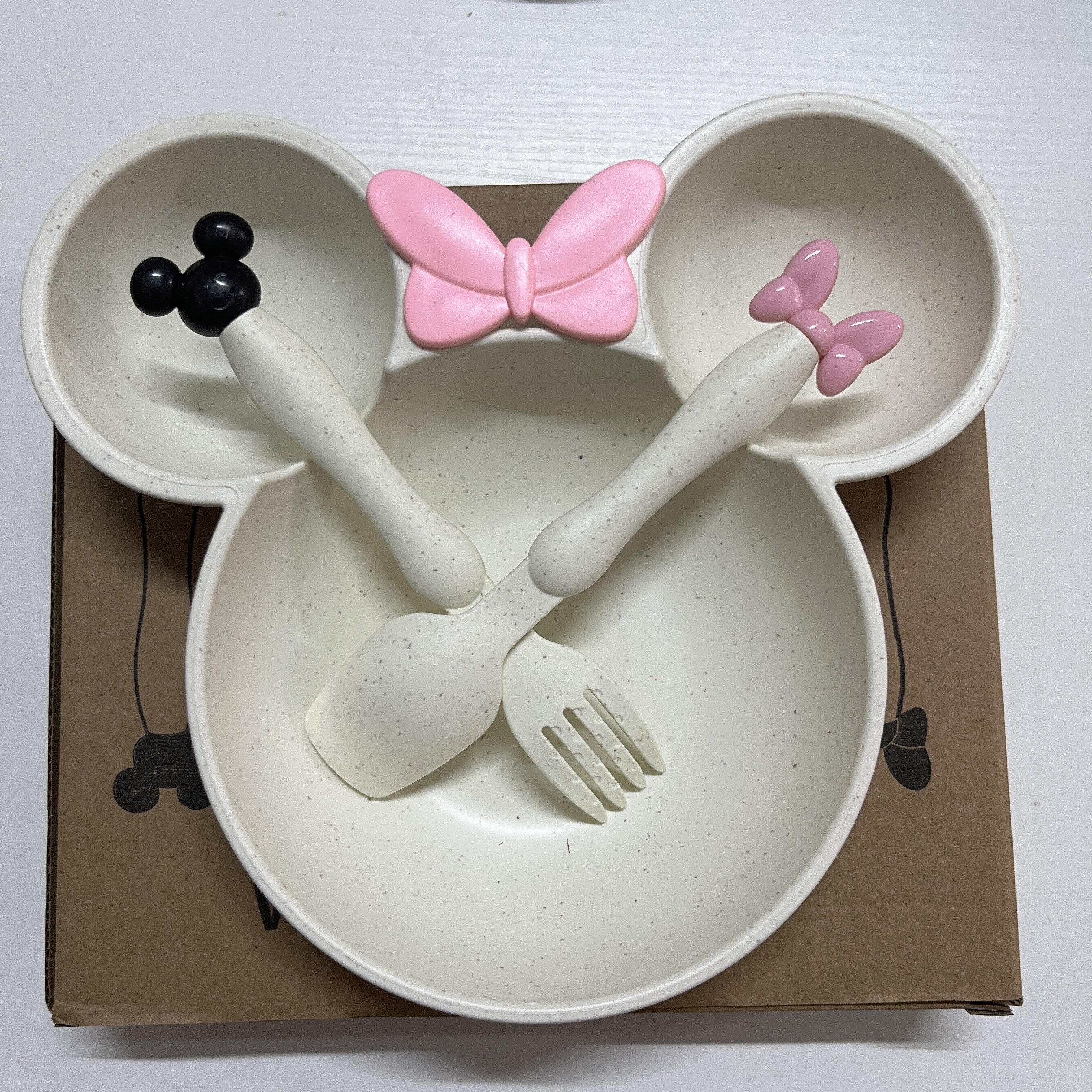 Wheat Straw Dinnerware Set Non-Toxic BPA-Free Plates and Cutlery for Adults