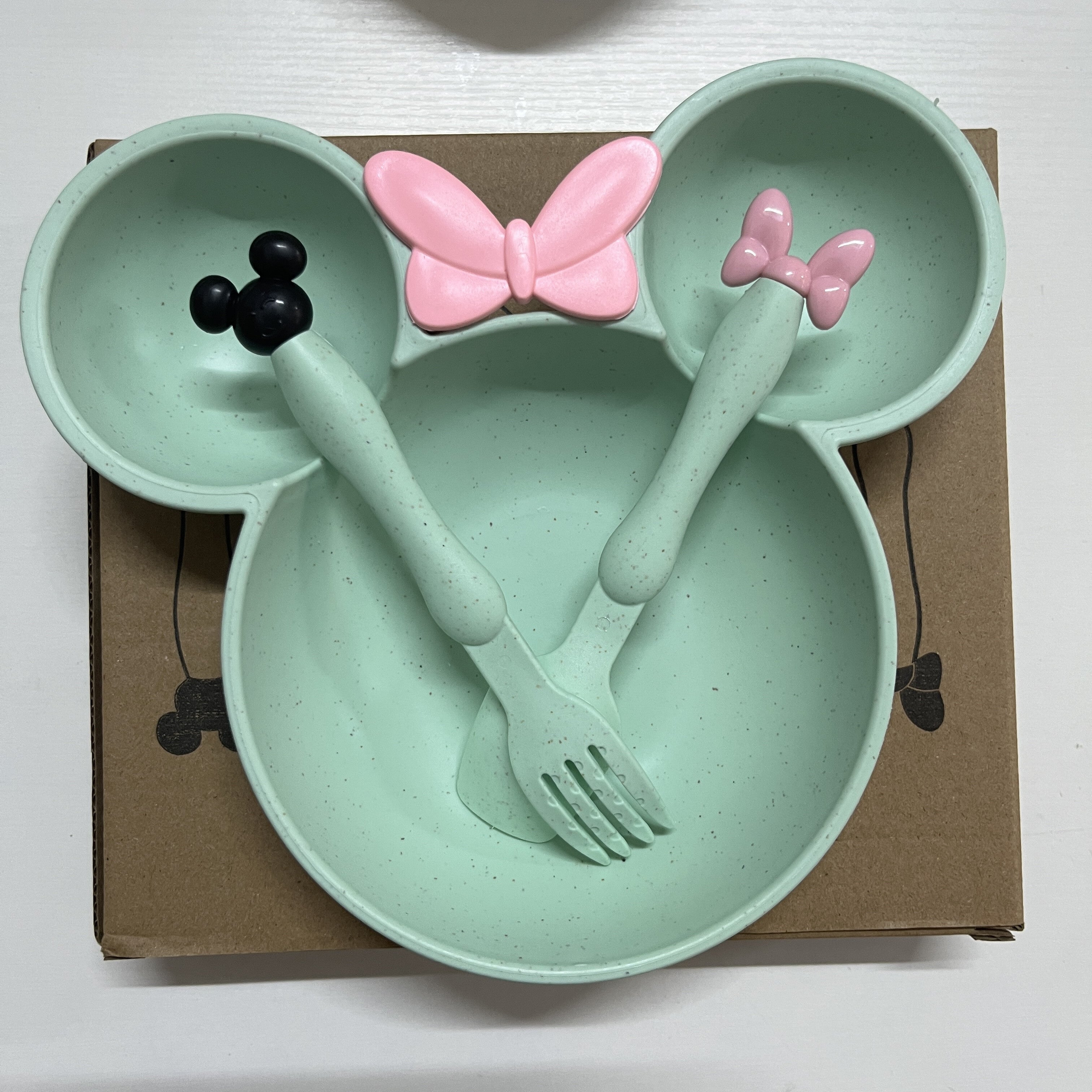 Wheat Straw Dinnerware Set Non-Toxic BPA-Free Plates and Cutlery for Adults