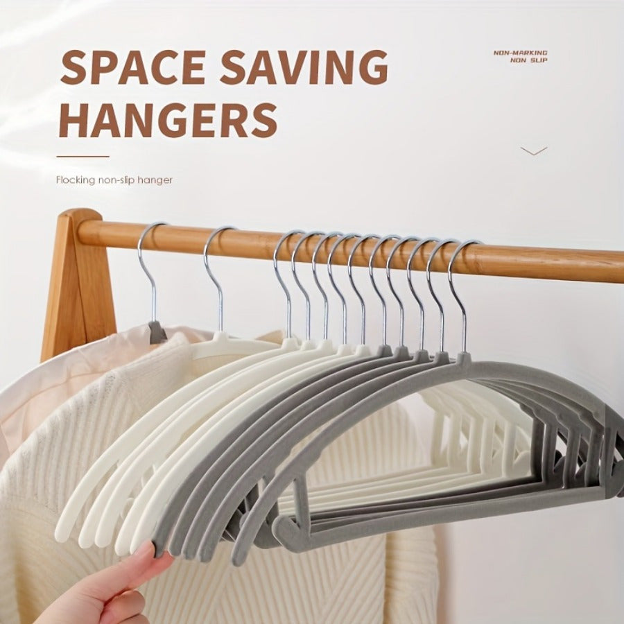 Set of 20 Heavy Duty Non-Slip Flocking Clothes Hangers for Closet and Wardrobe Storage