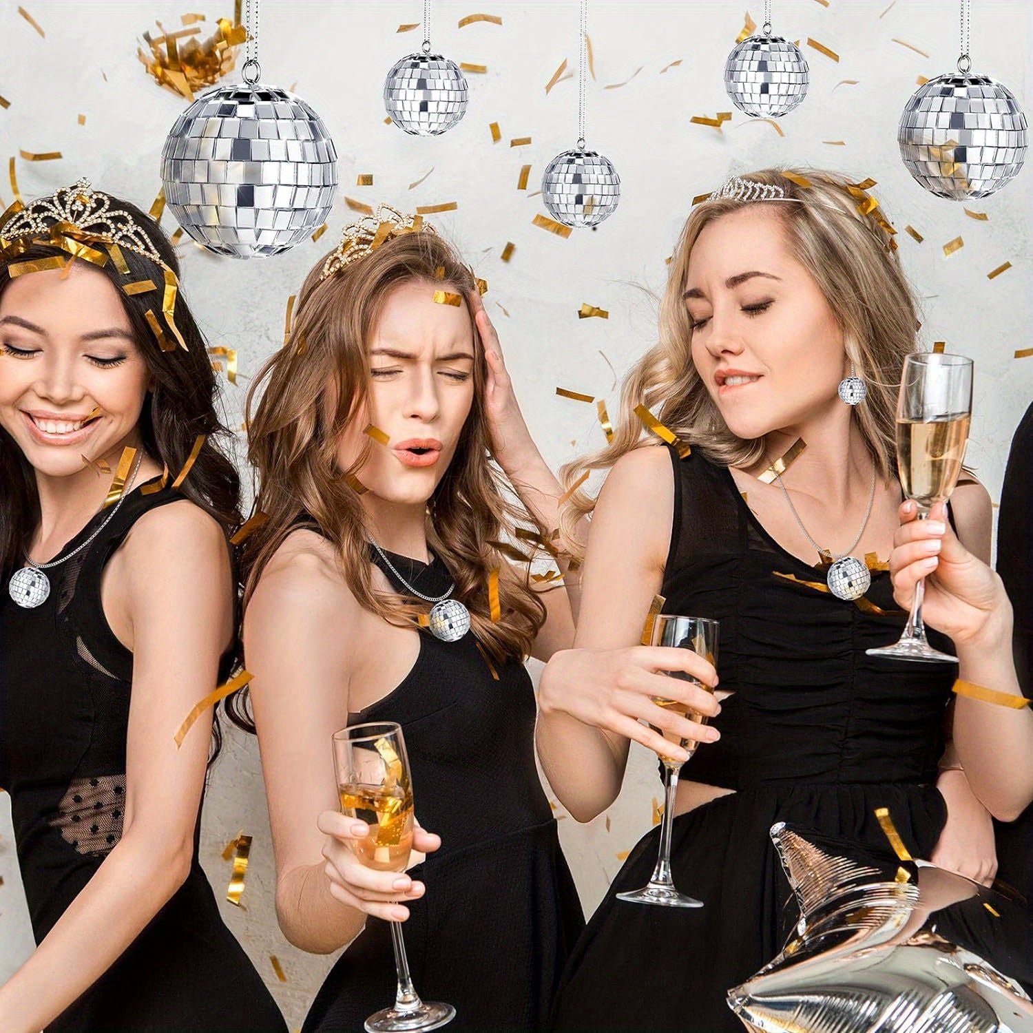 20 Piece Hanging Mirror Disco Ball Ornaments Assorted Sizes 6.1cm 5.08cm 4.06cm 3.05cm Silver Plastic Decorations