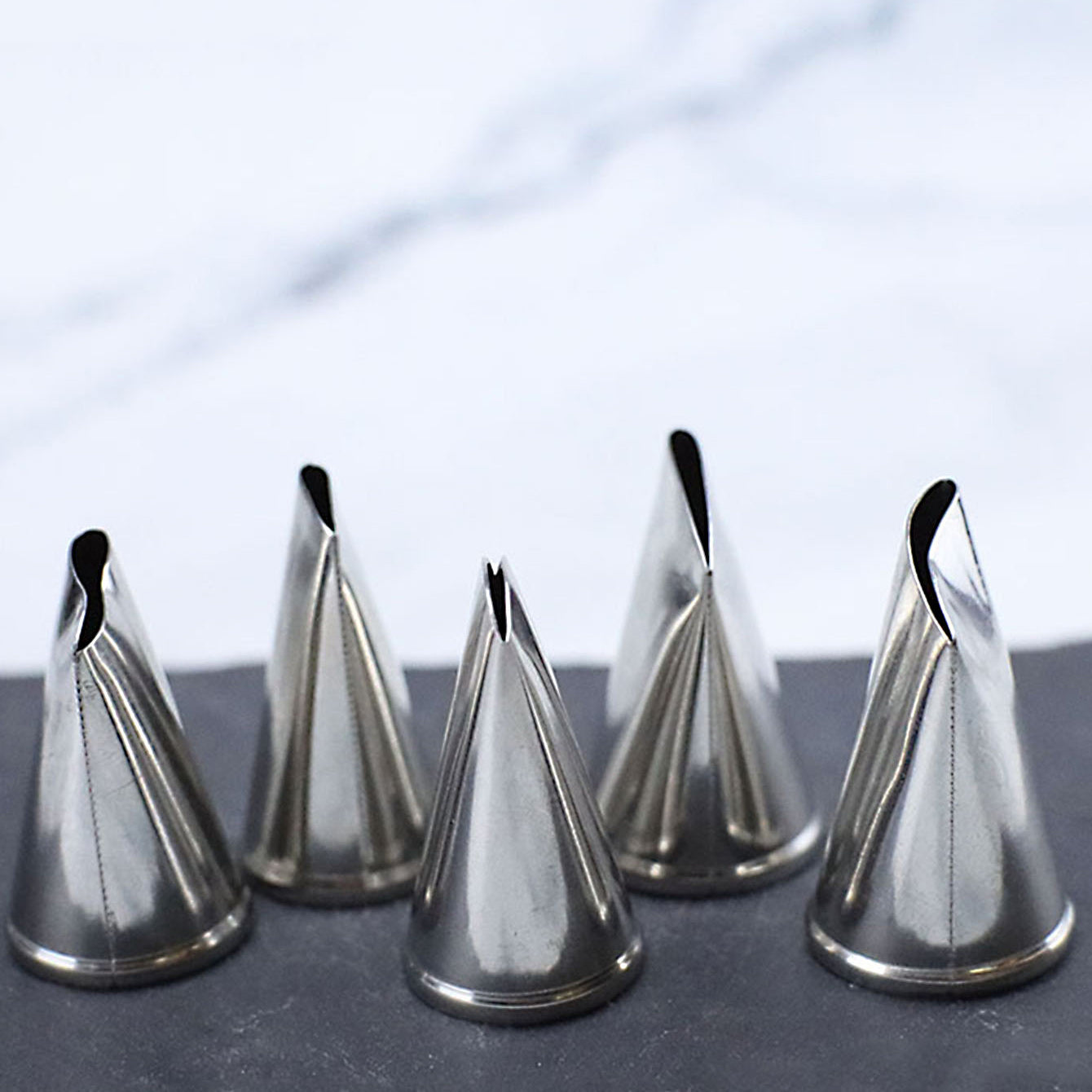 7-Piece Cake Decorating Tools Set Including Rose and Mouth Mounting Tools, Scissors, Nails