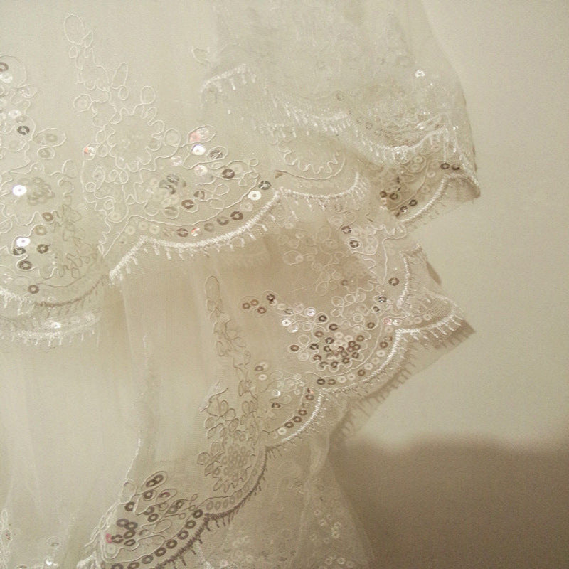 White Bridal Veil with Two-Layer Lace Edge and Sparkling Sequins for Weddings