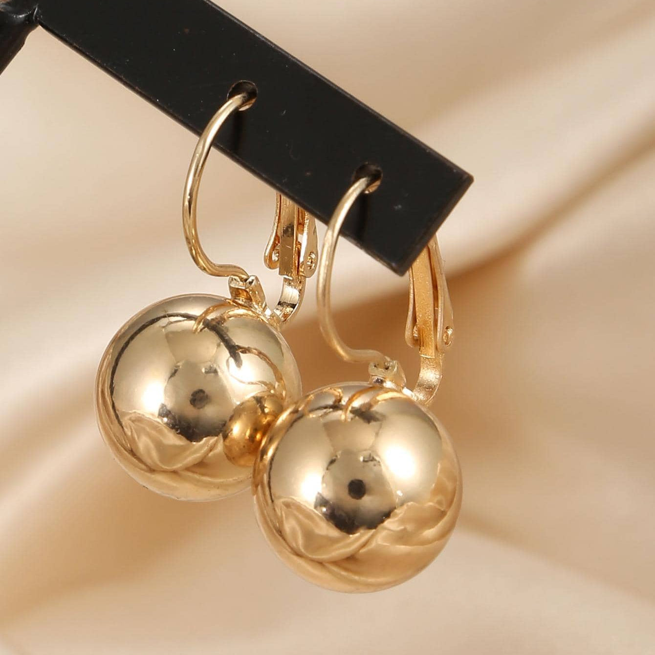 Vintage-Inspired Round Ball Hoop Earrings for Women Jewelry Accessories