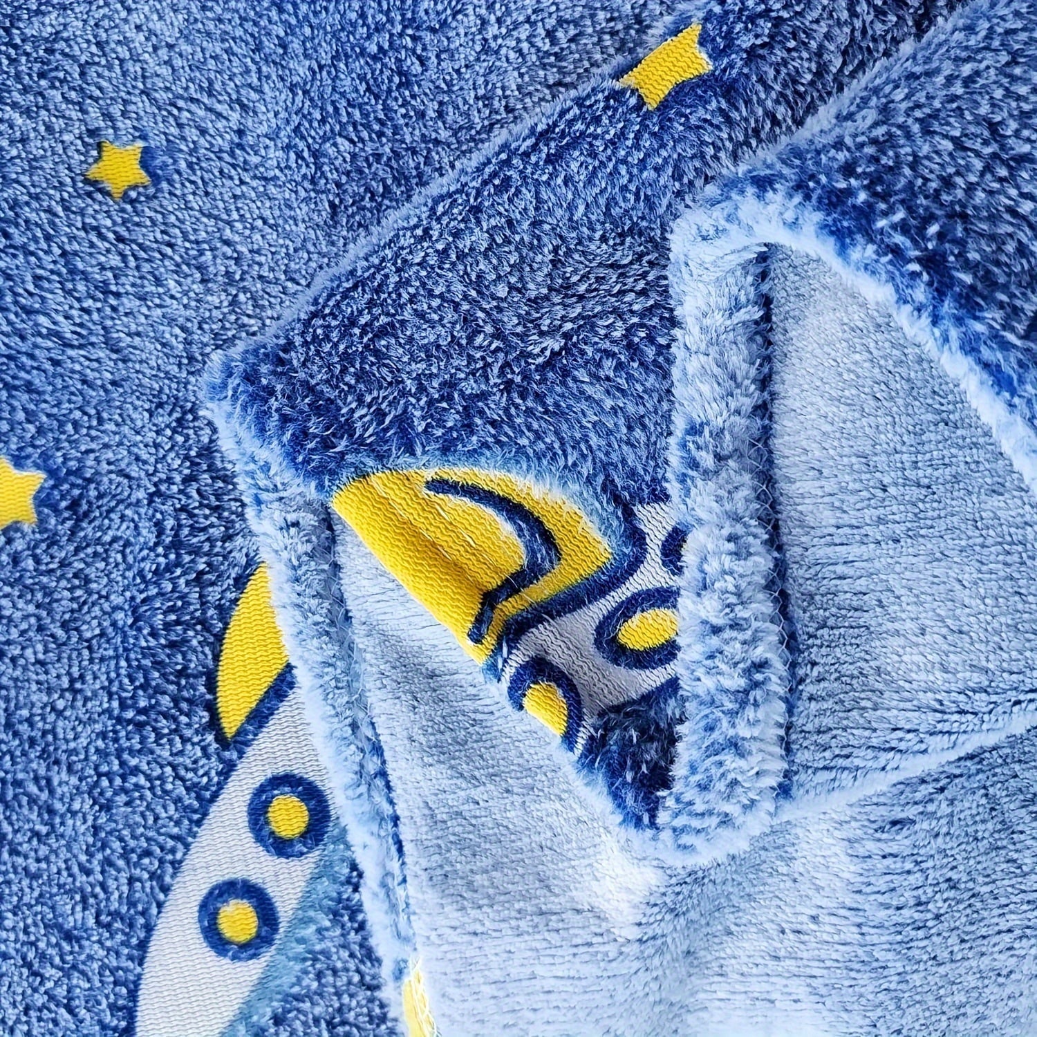 Glow in the Dark Astronaut Blanket Flannel Cozy Bed Sofa Car Gift for Teens Adults