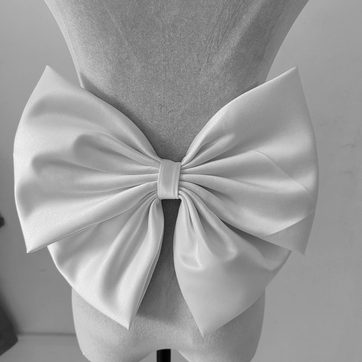 White Ivory Satin Bow Dress Accent 34.8cm Organza for Special Occasions