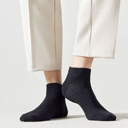 5 juft erkaklar uchun ankle paypoqlari, teri so'riladigan va hidga qarshi bo'lgan nafas oladigan to'r materialidan tayyorlangan. 80% polyester va 20% spandeksdan tayyorlangan, piyoda yurish uchun mukammal. Mustahkam rang dizayni, qo'l.