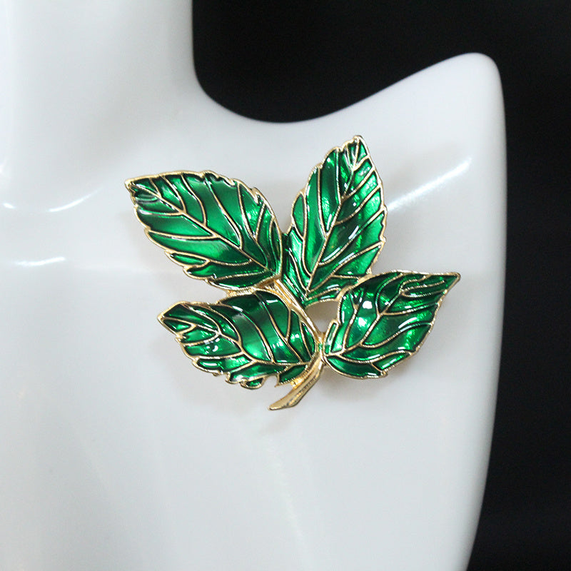 Antique-Style Emerald Foliage Diamond Brooch for Scarves Coats Sweaters