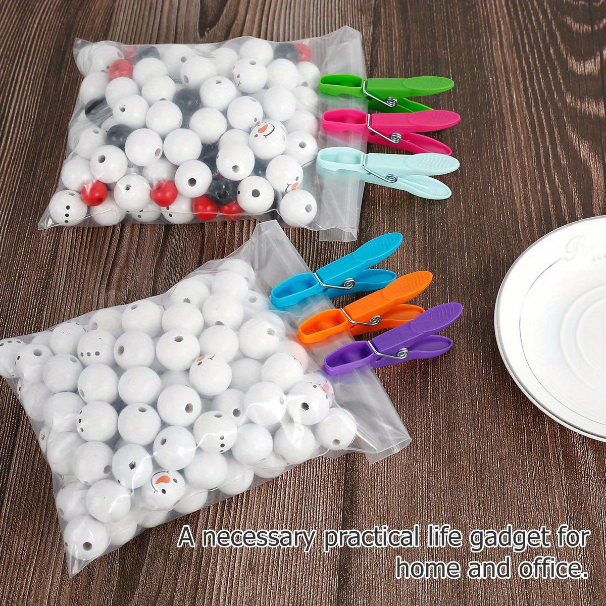 24 dona bardoshli plastmassa kiyim kliplari, shamol o'tkazmaydigan kir yuvish kliplari, kiyim tarmog'i uchun