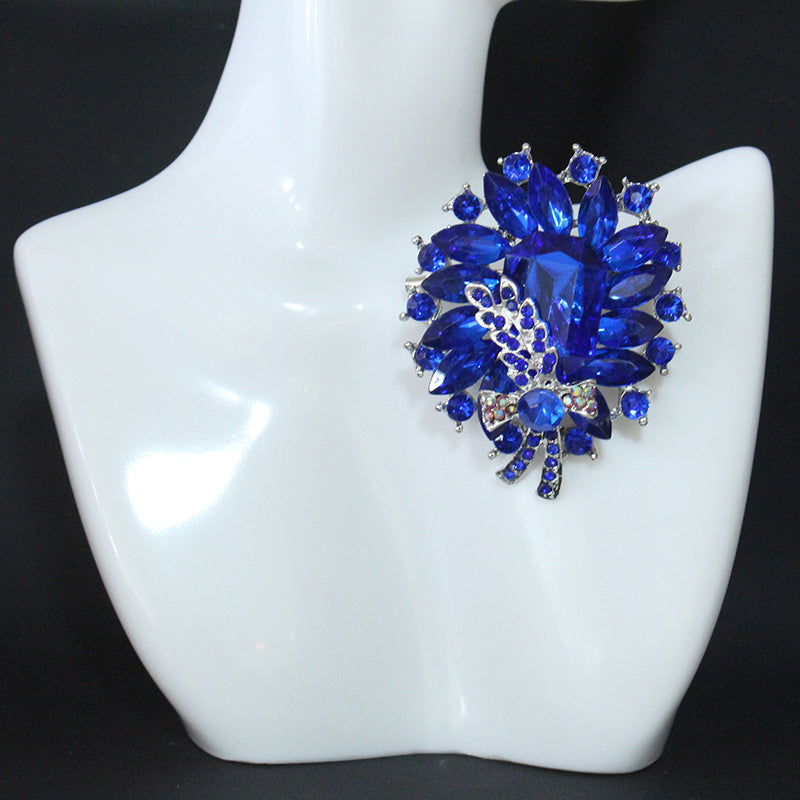 Retro-Inspired Brooch with Faux Pearls and Rhinestones Flower Pin for Scarves