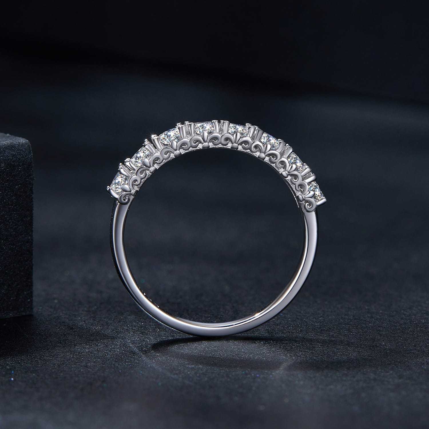 Zarif 0.1ct Moissanite To'y Halqasi - Porloq 925 Sterling Kumush, U uchun Ideal Yubiley yoki Tug'ilgan Kun Hediye, Sertifikat va Qadoqlash Qutisi bilan to'liq