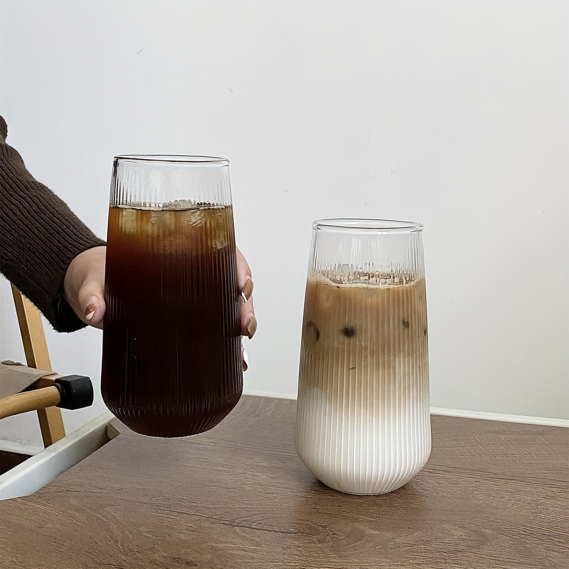 Vasos de vidrio con rayas verticales y resistencia al calor para bebidas calientes y frías