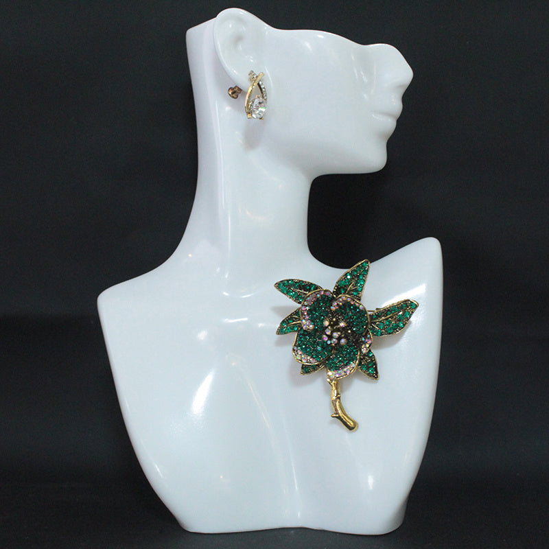 Luxury Retro Rhinestone Brooch for Women Elegant Simple Jewelry