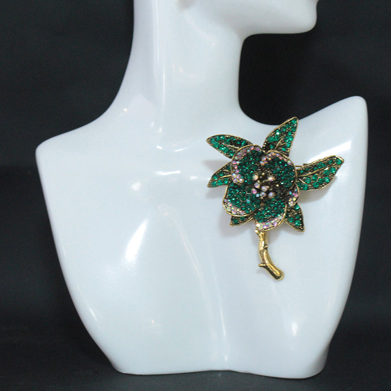Luxury Retro Rhinestone Brooch for Women Elegant Simple Jewelry