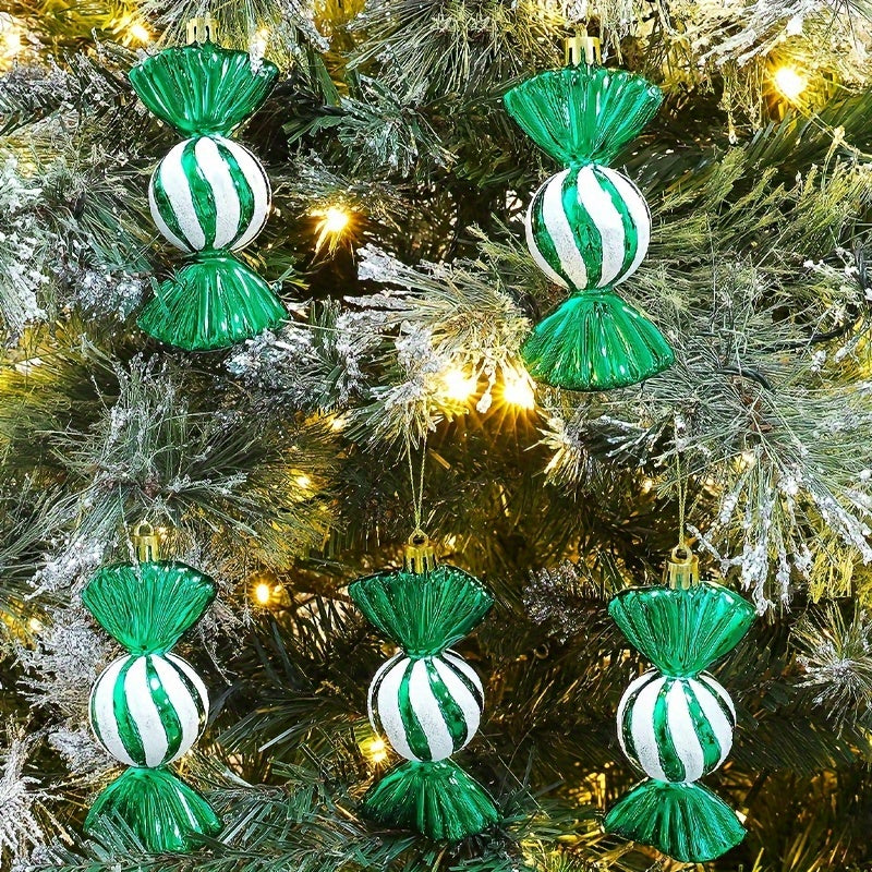 4 ta shirinlik shaklidagi eshik osma pandantlar to'plami, har biri 11.51 sm o'lchamda. Uy bezatish uchun mukammal va Rojdestvo daraxti, pech, bayramlar va umumiy uy dekoratsiyasi uchun Rojdestvo bezaklari sifatida ishlatiladi.