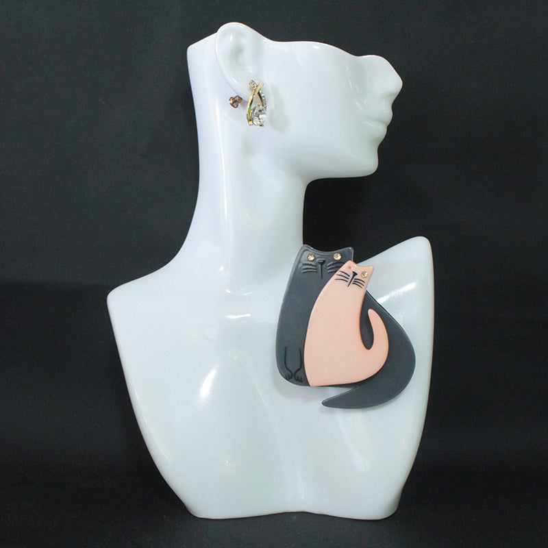 Vintage-Inspired Acrylic Brooch with Personalized Animal Bust Design Cute Simple Style Medieval Fashion Accessory