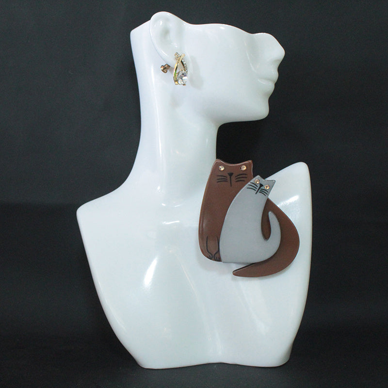 Vintage-Inspired Acrylic Brooch with Personalized Animal Bust Design Cute Simple Style Medieval Fashion Accessory