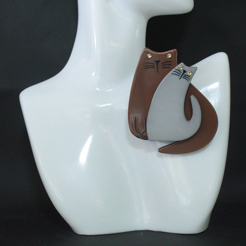 Vintage-Inspired Acrylic Brooch with Personalized Animal Bust Design Cute Simple Style Medieval Fashion Accessory