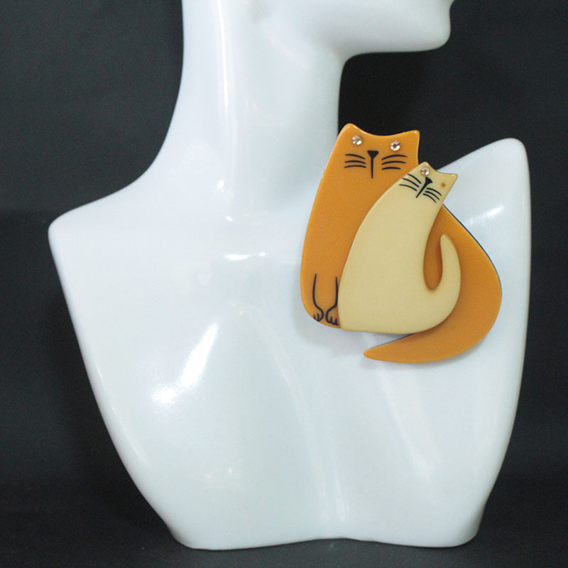 Vintage-Inspired Acrylic Brooch with Personalized Animal Bust Design Cute Simple Style Medieval Fashion Accessory