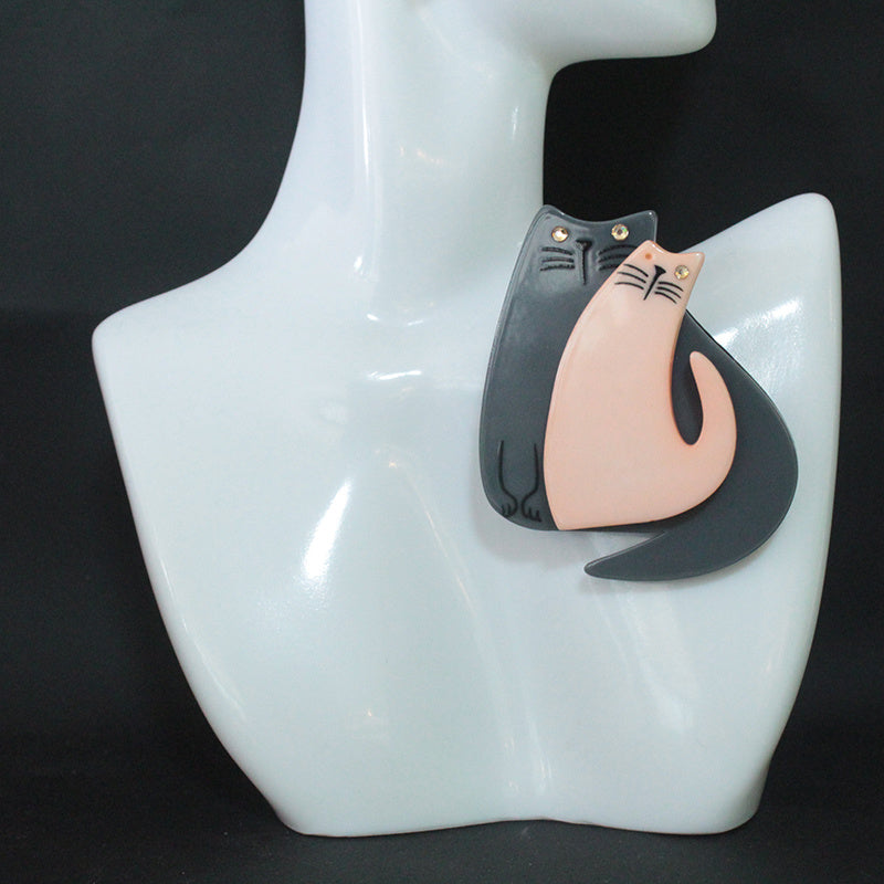 Vintage-Inspired Acrylic Brooch with Personalized Animal Bust Design Cute Simple Style Medieval Fashion Accessory