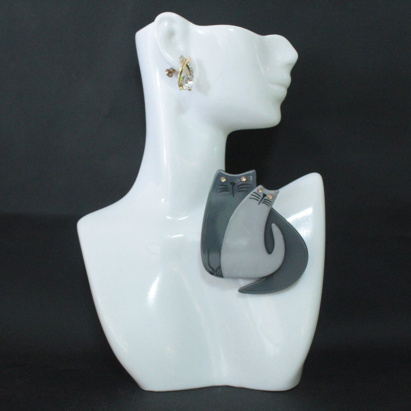 Vintage-Inspired Acrylic Brooch with Personalized Animal Bust Design Cute Simple Style Medieval Fashion Accessory