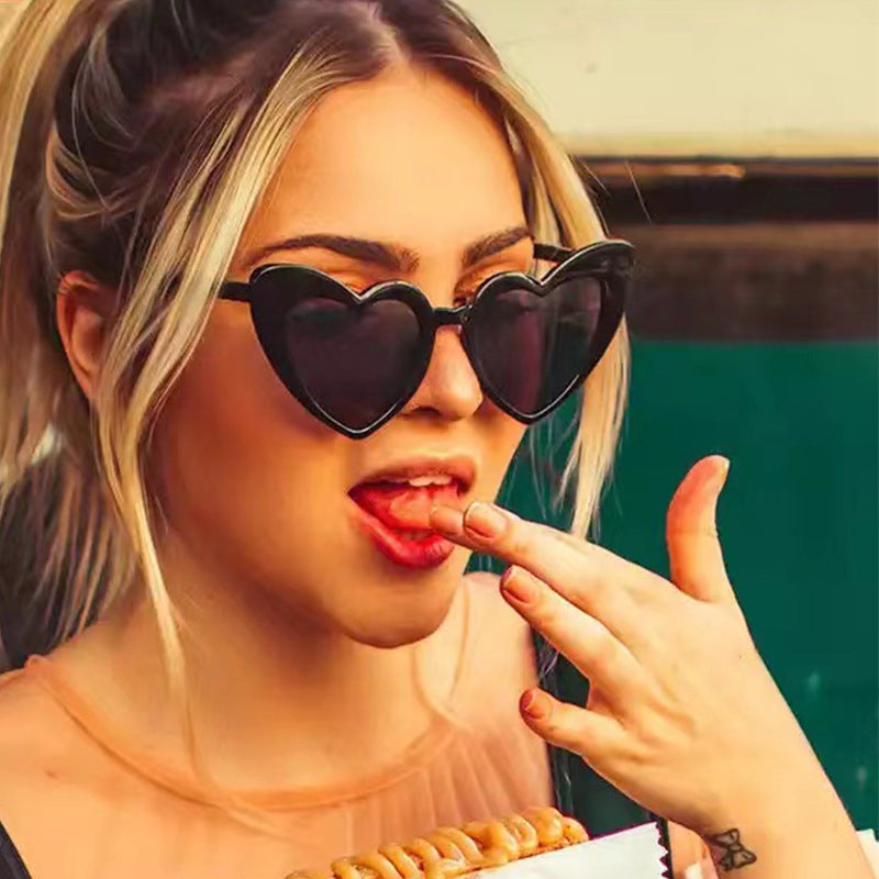 10 очков для вечеринки с модным дизайном персикового сердца, черными спортивными линзами и розовой рамкой - идеально для вечеринок