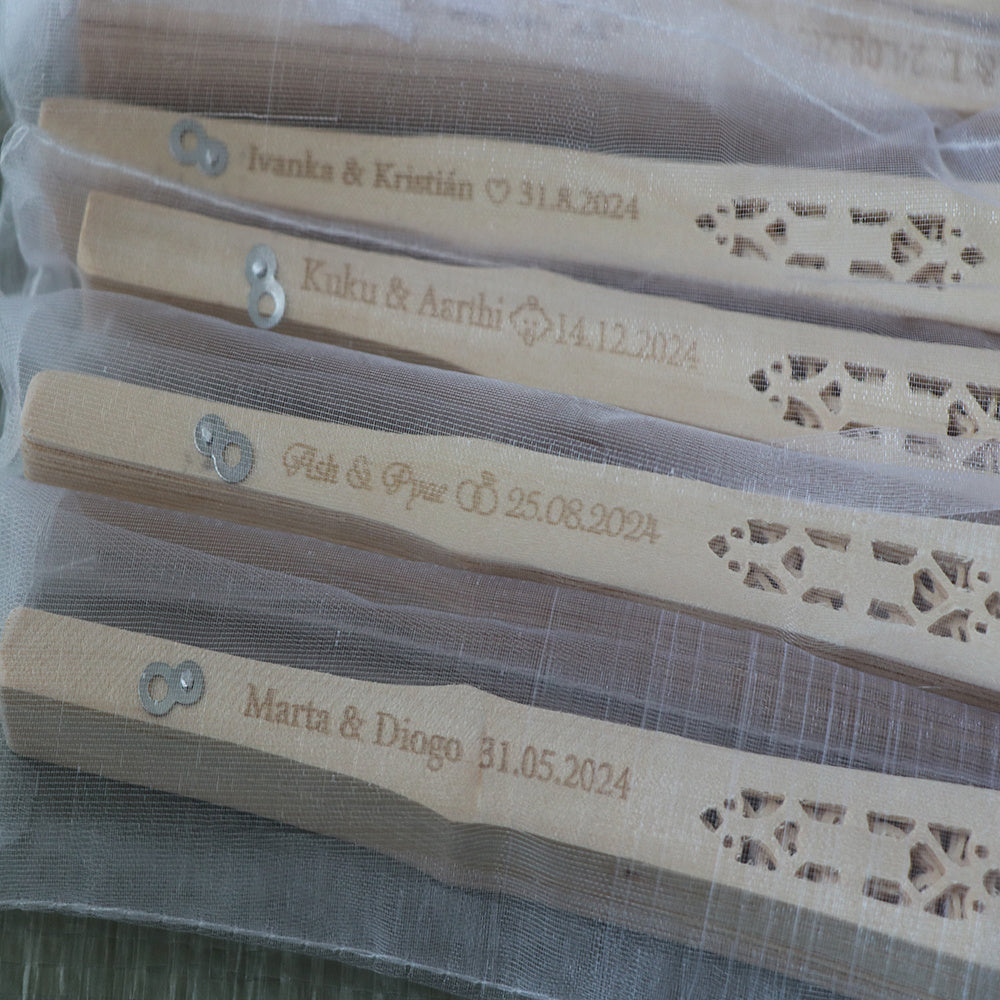 Personalized Carved Wood Wedding Fans 70 80 100pcs Bridal Party Gift with Organza Bag